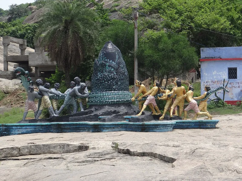 Mandar Hill, Banka