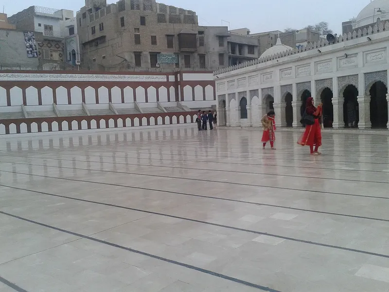 Baba Farid's Tomb, Faridabad