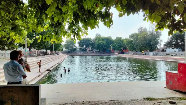 Hatyaharan Tal, Hardoi — sacred lake within Naimisharanya parikrama circuit, Hardoi
