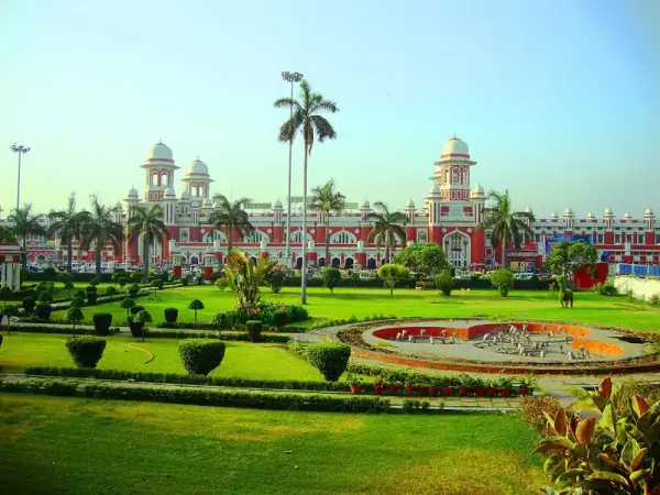 Charbagh Railway Station, Lucknow — architectural landmark and Northern Railway divisional HQ, Lucknow