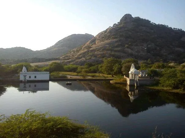 Velar Lake, Pali