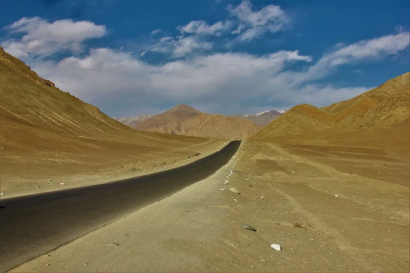 Magnetic Hill, Sham