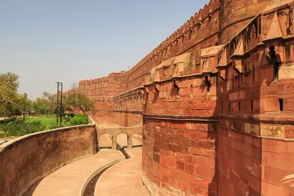 Agra on NH 19 (Grand Trunk Road, Delhi–Kolkata)